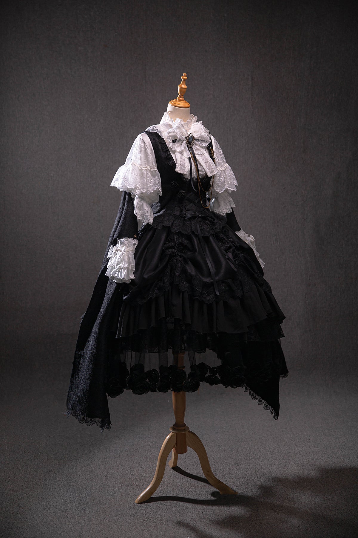 (BFM)Bramble Rose~Rose Deacon~Elegant Lolita Dress Black and White OP