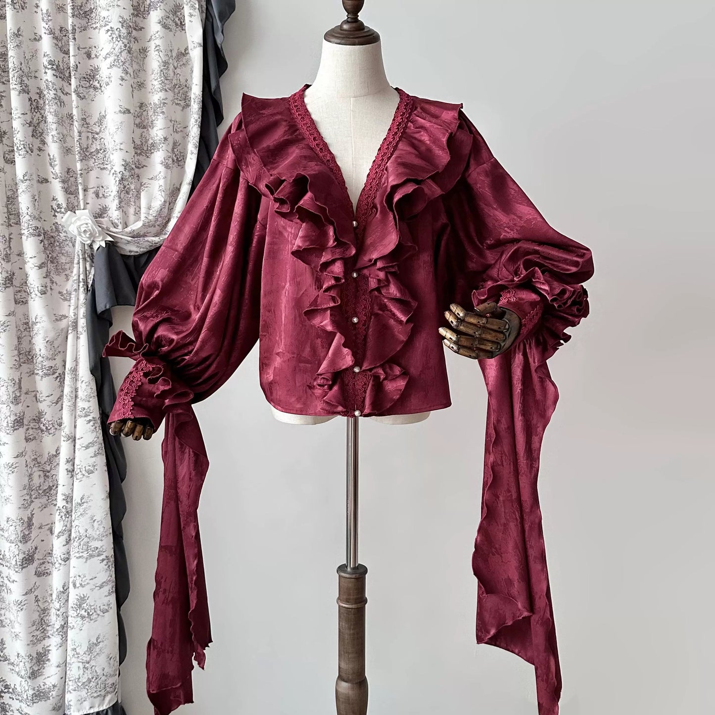 Muppet Mind Ben~Oracle Top~Classic Lolita Blouse Long Bat Sleeve Shirt