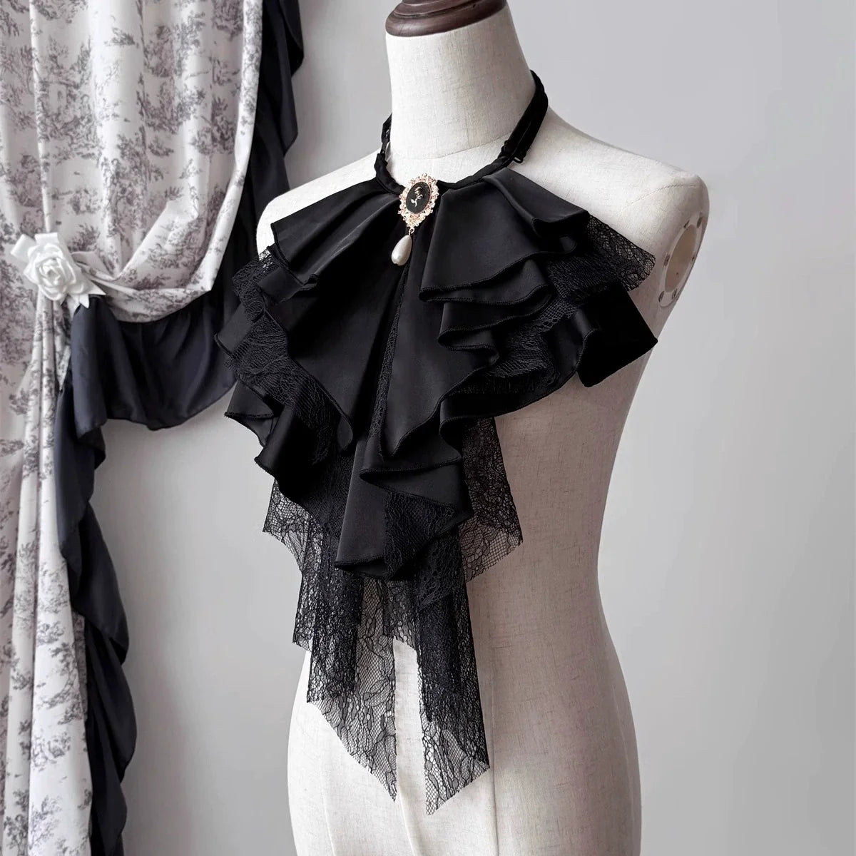 Muppet Mind Ben~Crow's Dinner~Gorgeous Lolita Jabot with Detachable Brooch