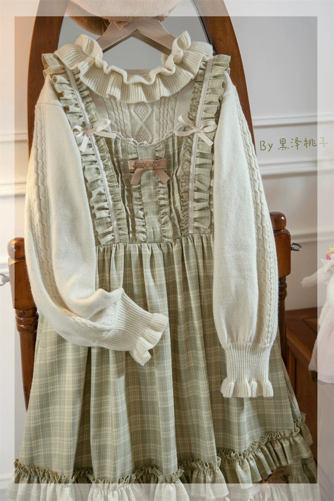 EESSILY~Green Fairy Tale~Classic Lolita Sweater Round Collar Winter Lolita Innerwear