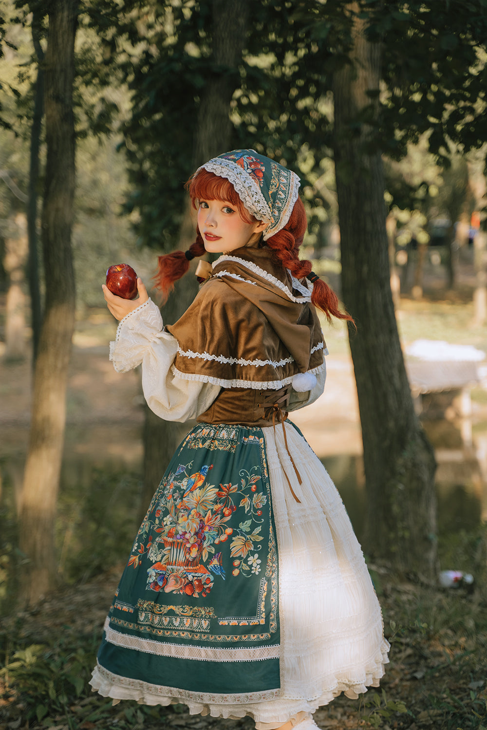 Miss Point~Praise of Abundance~Bavarian Style Lolita Velvet Hooded Cape